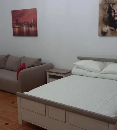 двох рівневі в центрі アパート *