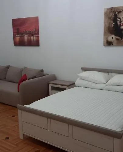 двох рівневі в центрі Apartman *